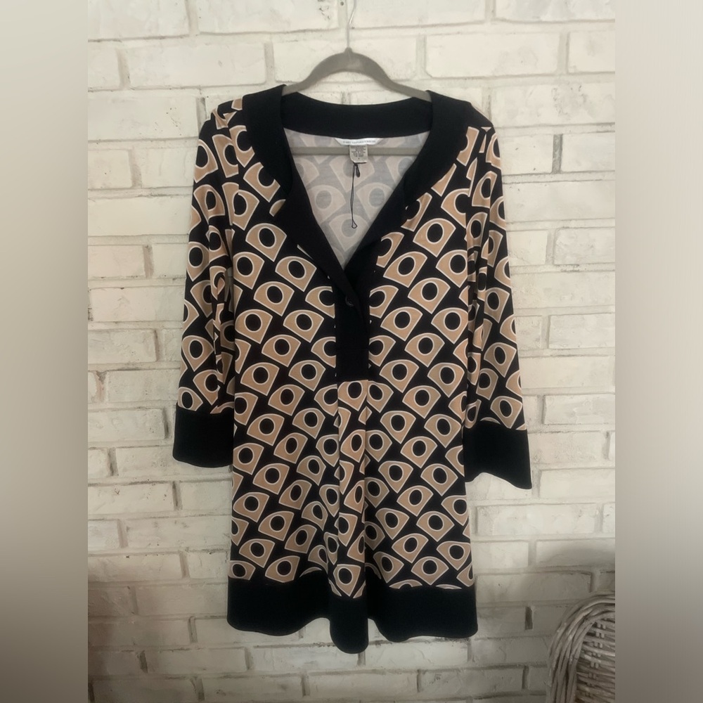 DIANE VON FURSTENBERG dress.size 8 100% silk